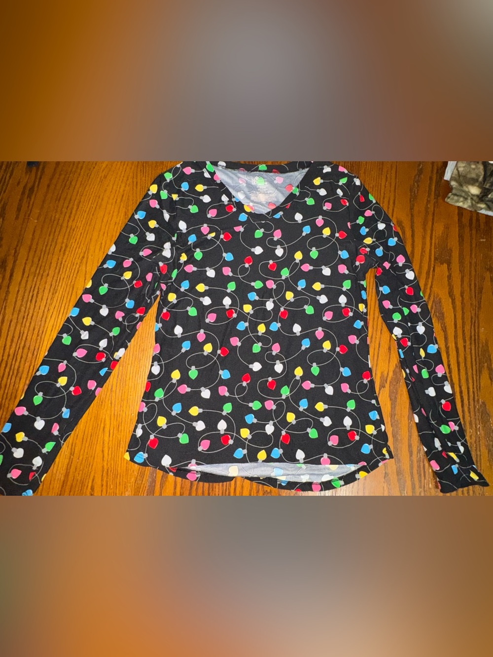 No Boundaries Christmas Lights Long Sleeve Top | Women’s Large (11–13)